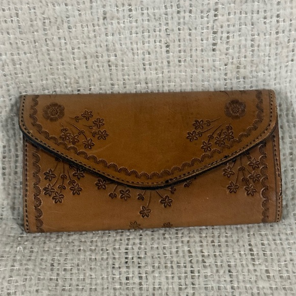 Hand Stamped Genuine Leather Wallet - Brand New - Picture 1 of 9